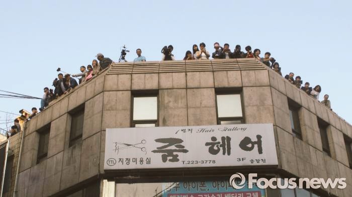 오늘자 문재인.GIF | 인스티즈