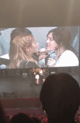 빼빼로게임하는 에이핑크.gif | 인스티즈