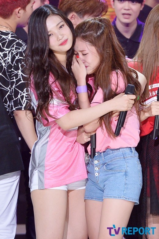 1위 수상후 눈물흘리는 레드벨벳 예리 | 인스티즈