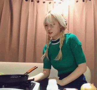 바보짓 혼자 다하는 모모 | 인스티즈