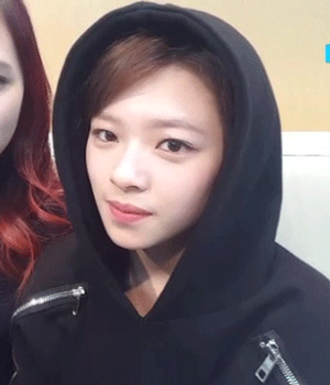 얼굴 막 쓰는 유정연 모음.gif | 인스티즈