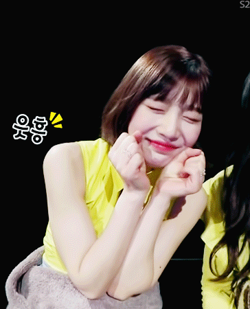 비슷한 포지션을 담당하는 걸그룹 내의 설리와 조이.gif | 인스티즈