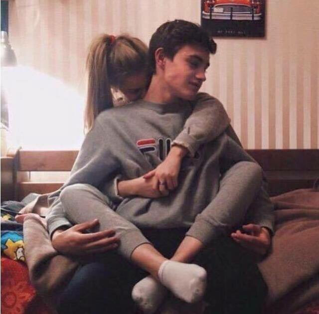 여자친구와 온 몸으로 빈틈없이 껴안기 .jpg | 인스티즈