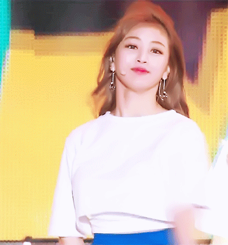 [트와이스] 엠카와 뮤뱅에서의 지효(움짤있음) | 인스티즈