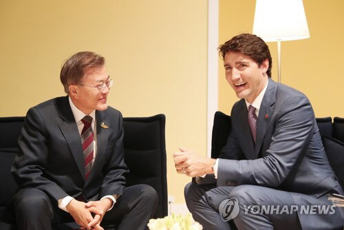 문재인 대통령과 트뤼도 총리의 약식회담.jpg | 인스티즈