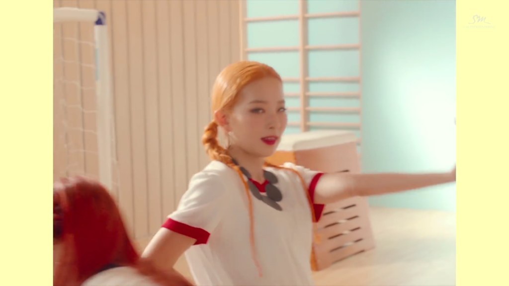 레드벨벳 컨셉과 많이 겹친다는 아이오아이 | 인스티즈