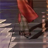 [나오미캠벨] 성격은 뭐같아도 모델 실력은 하나는 타고난 그녀의 움직이는 워킹짤 | 인스티즈