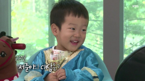 [슈퍼맨이돌아왔다] 2달만에 재등장한 이서준 안에 어른미소.GIF | 인스티즈