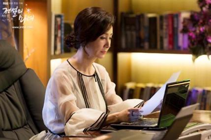 이렇게 썩히긴 너무 아까운 전인화의 독특한 아우라 | 인스티즈