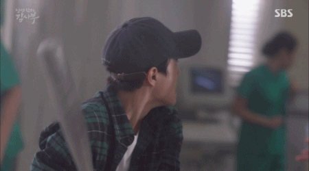 [낭만닥터김사부] 현실과 이상 사이에서 겪는 딜레마 : 박주혁 일병 사망진단서 사건.jpgif | 인스티즈