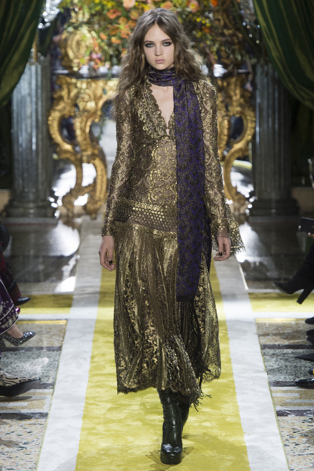 Roberto Cavali 2016 FallWinter RTW Milan | 인스티즈