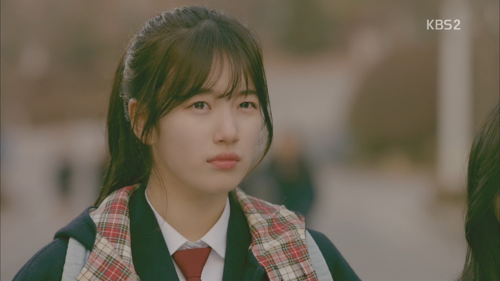 드라마에서 교복입은 수지.jpg | 인스티즈