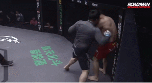 사람 죽이는 소나기 펀치ㅎㄷㄷ.gif | 인스티즈