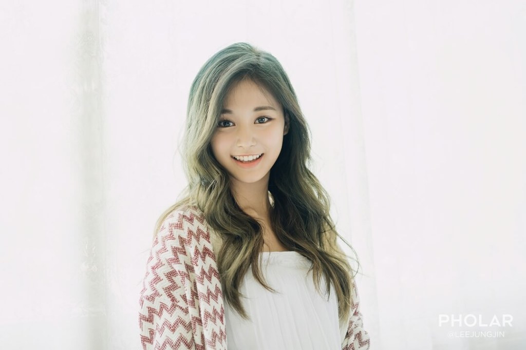 배우 이정진이 찍은 트와이스 쯔위 셋째 날 | 인스티즈