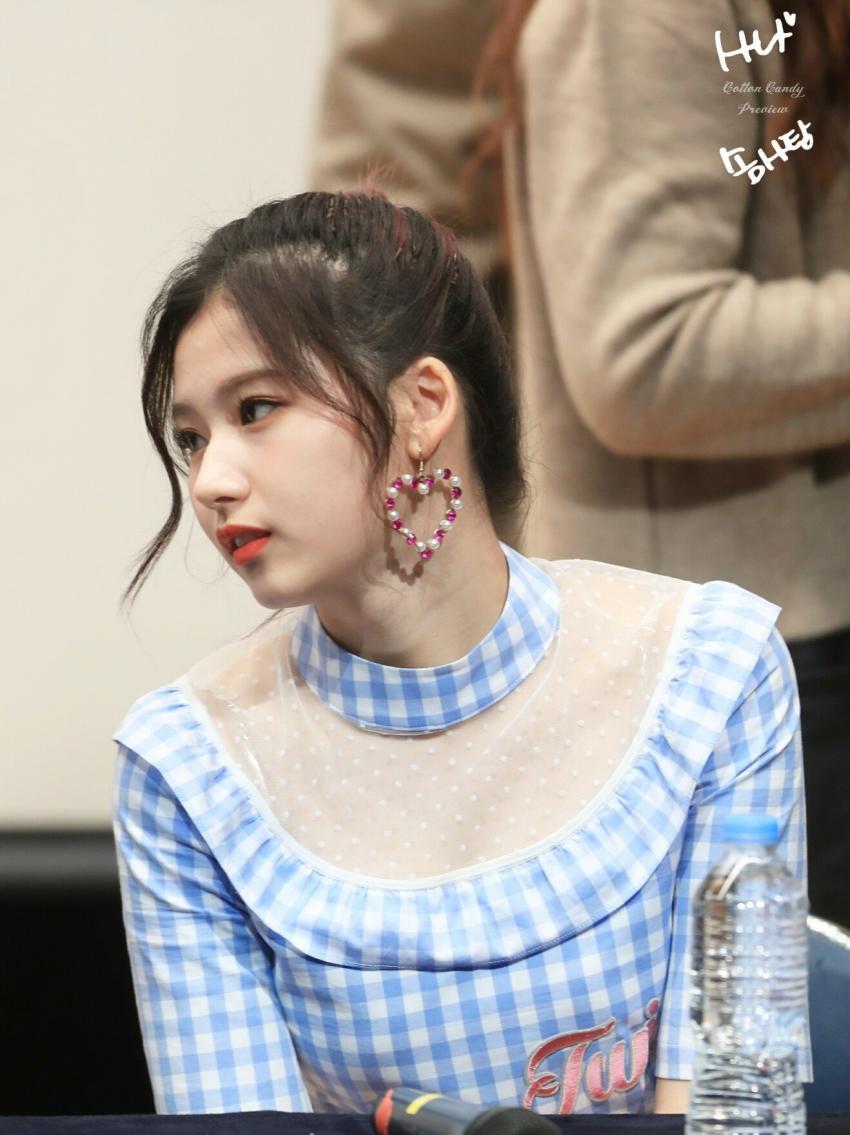 오늘자 트와이스 사나 팬싸 뉴사진 | 인스티즈