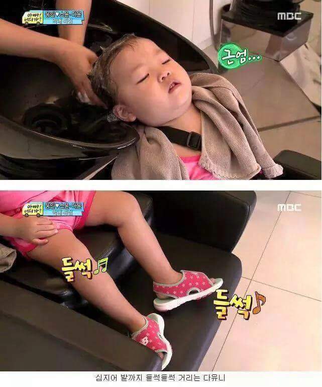 웬만해선 이 아이를 울릴수 없다. 정웅인 딸 다윤이 | 인스티즈
