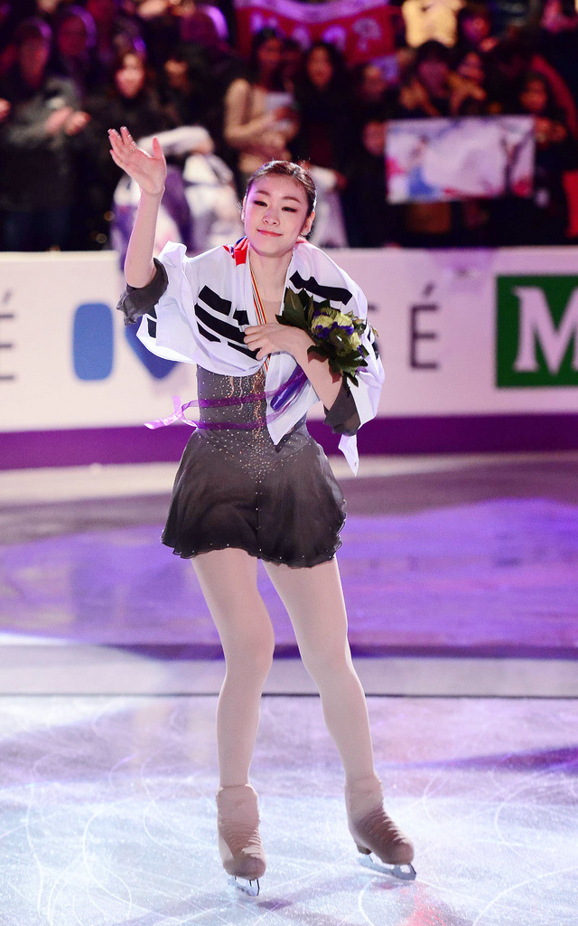 태극기가 잘 어울리는 여자 | 인스티즈