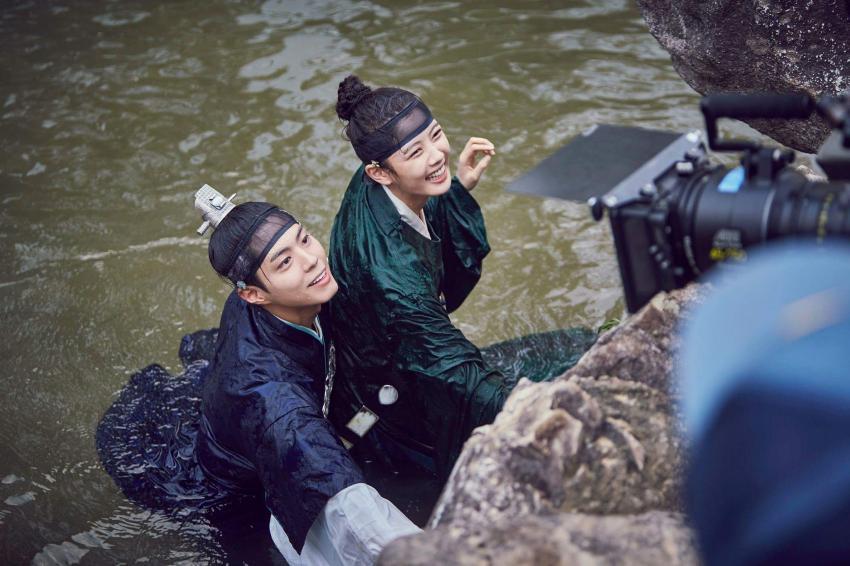 [사진] 2016년 구르미 그린 달빛으로 흥했던 박보검,김유정 .JPG | 인스티즈