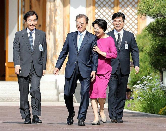 문재인 대통령 출근복장 비화.jpg | 인스티즈