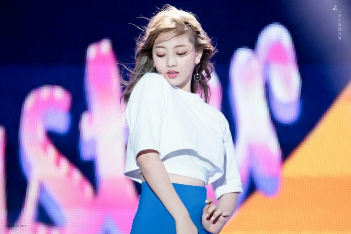 [트와이스] 엠카와 뮤뱅에서의 지효(움짤있음) | 인스티즈