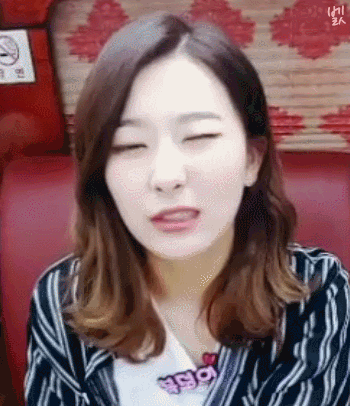 윙크 못하는 슬기.gif | 인스티즈
