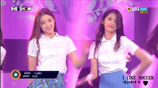 [다이아] 160712 더쇼 그길에서 gif | 인스티즈