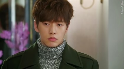 신발 건담 덕후로 유명한 배우.jpg | 인스티즈