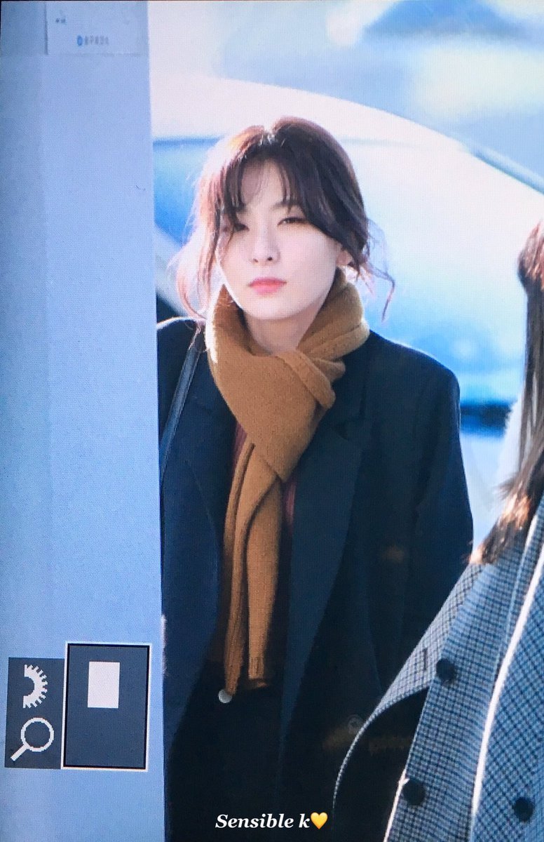 오늘자 일본 출국하는 레드벨벳 완전체 | 인스티즈