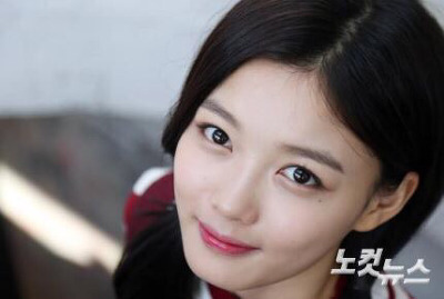 오늘자 양갈래 유정이 vs 생머리 유정이 | 인스티즈