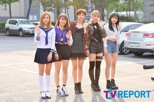 뮤비의상 입고 출근한 트와이스 | 인스티즈