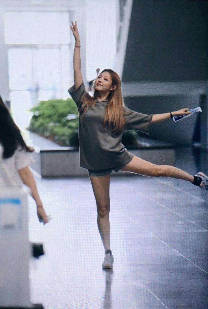 [러블리즈] 오늘자 아는형님 출근길 | 인스티즈