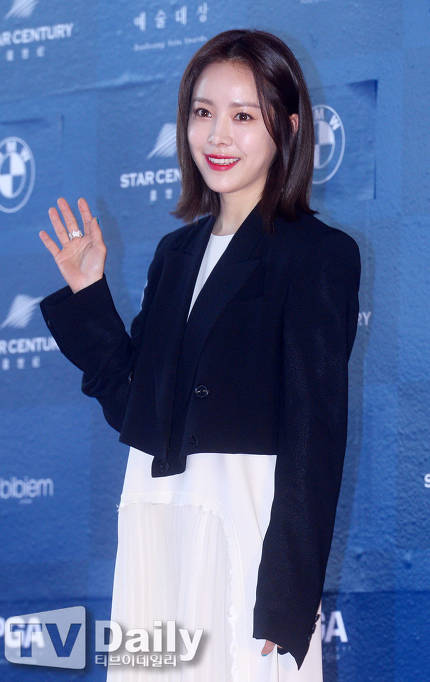 오늘자 백상예술대상 한지민.jpg | 인스티즈
