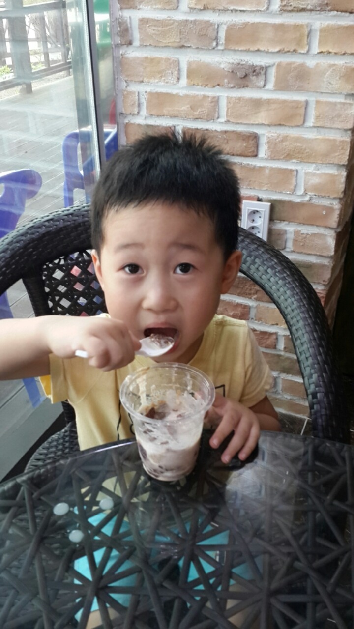 예뜰안 카페 이미지