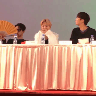 연예인들의 민망한 상황.gif | 인스티즈