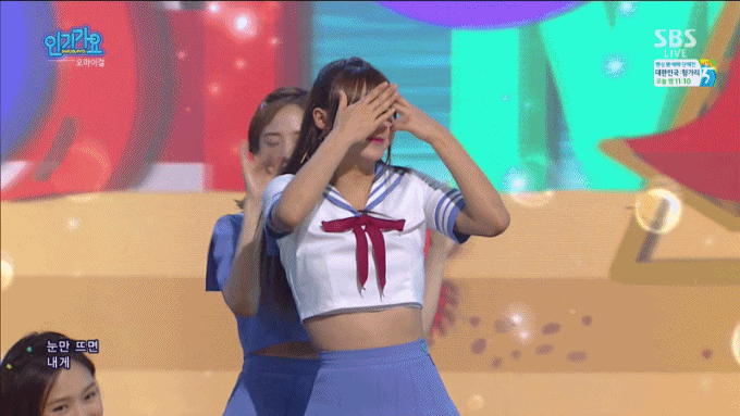 로리타 컨셉으로 의심되는 걸그룹 오마이걸 무대 의상 | 인스티즈