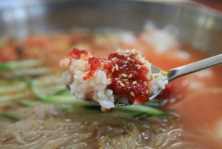 냉면에 밥 맛있을것같다 vs 맛없을거같다.jpg | 인스티즈