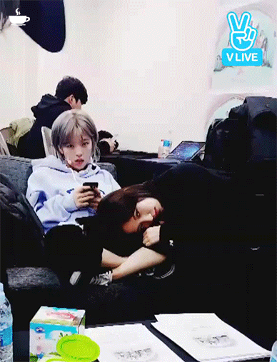 오늘자 단발머리 한 미나 | 인스티즈