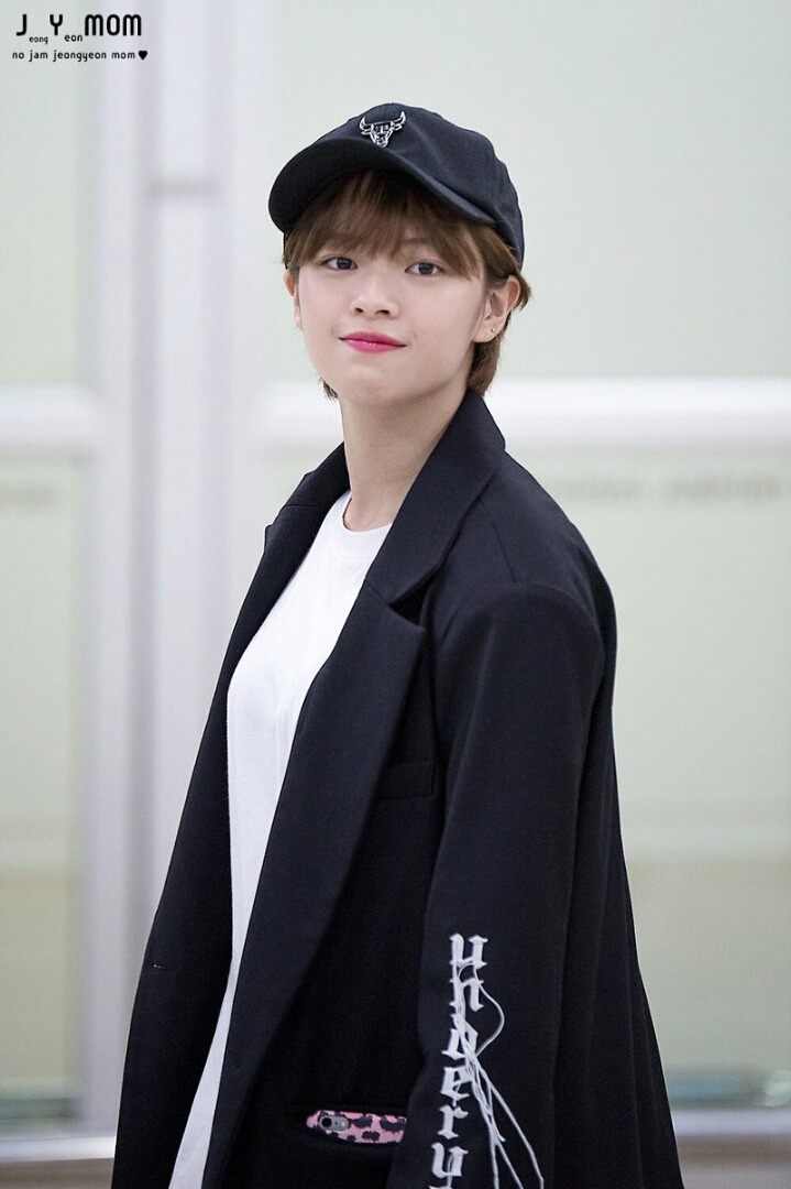 [트와이스] 캡모자가 잘어울리는 정연이 | 인스티즈