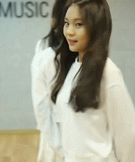 걍 태생부터 짱귀인듯한 여자친구 엄지 움짤모음 .gif | 인스티즈