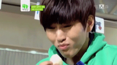 악의적 순간캡쳐로 오해받는 아이돌 짤.gif | 인스티즈