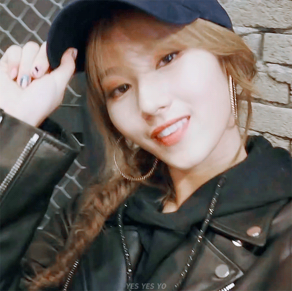 오늘이 생일인 트와이스 사나.jpgif (335장) | 인스티즈