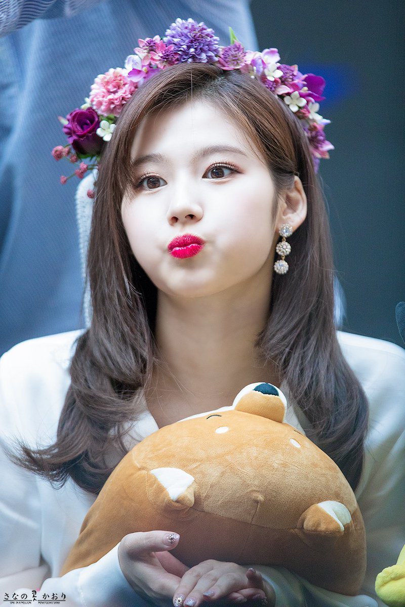 어쩜 이렇게 이쁠까싶은 트와이스 사나.jpg | 인스티즈