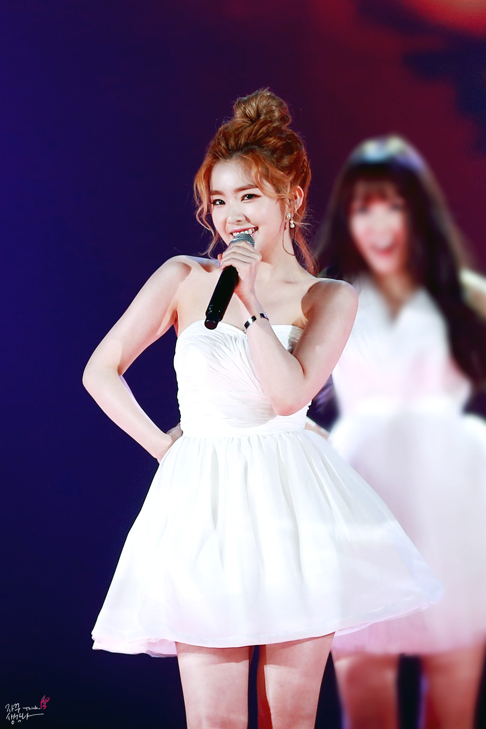  미니드레스 입은 아이린 | 인스티즈