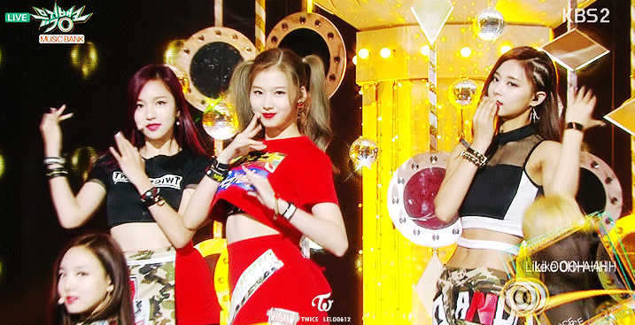 우아하게 시절 트와이스 사나.jpgif | 인스티즈
