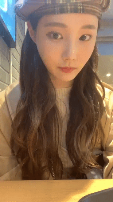 어제 3주년 기념 인스타 라이브한 모모랜드 연우.gif | 인스티즈