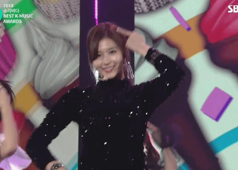 소리바다어워즈도 홀려버린 트와이스 사나.jpgif | 인스티즈