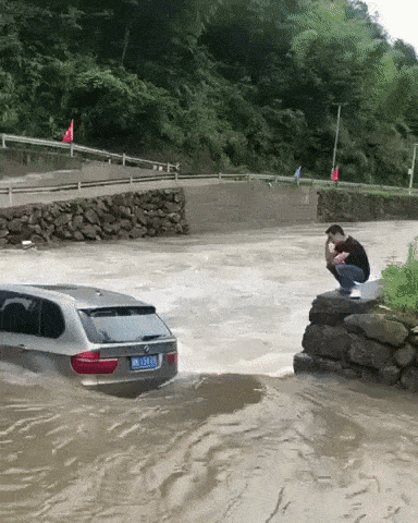 바라볼 수밖에 없는 남자.GIF | 인스티즈