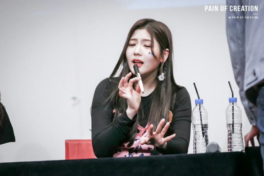 사람들을 즐겁게 해주는 걸 좋아하는 여자 아이돌.gif | 인스티즈