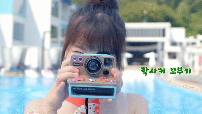 꽉 끼어버린 여자친구 신비와 소원.gif | 인스티즈