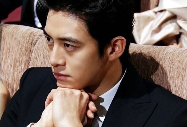 얼굴하나는 대한민국에서 제일 잘생긴것 같은 남자 | 인스티즈